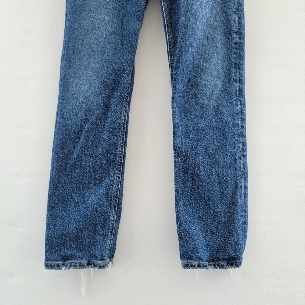 Agolde Riley Distressed Jeans Size 26 Blue Medium Wash Minimalist Designer Denim - Picture 4 of 16